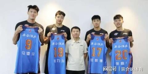 CBA再起內(nèi)訌，冠軍隊(duì)面臨退賽，中國籃協(xié)介入未果