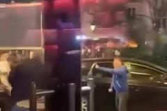火爆！維拉球迷和巴黎球迷在街頭發(fā)生大規(guī)模沖突